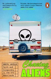 Book Cover for Chasing Aliens by Daniel Lavelle