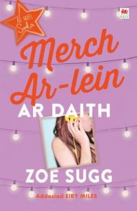 Book Cover for Merch Ar-Lein Ar Daith by Zoe Sugg