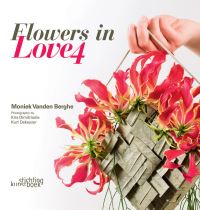 Book Cover for Flowers in Love 4 by Moniek Vanden Berghe