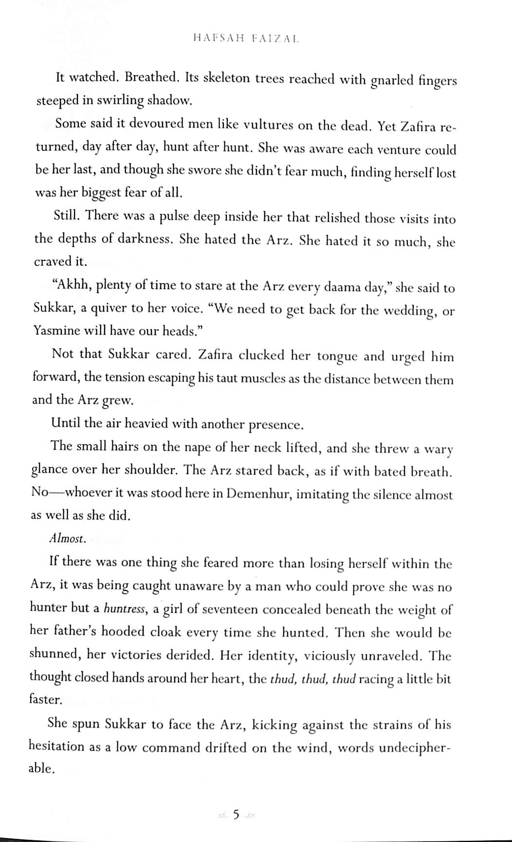 We Hunt the Flame : A Magical Fantasy Inspired by Ancient Arabia
