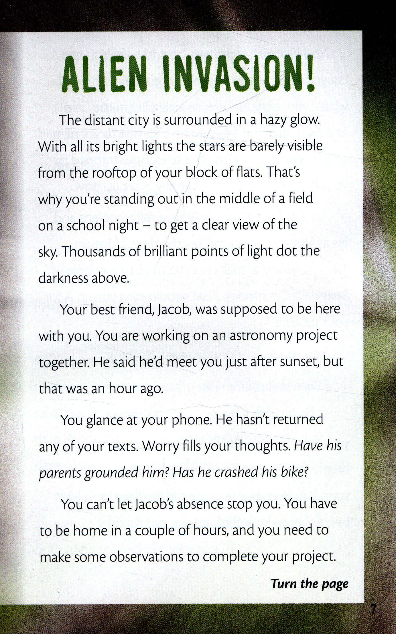 Can You Survive an Alien Invasion? by Hoena, Blake (9781474707084 ...