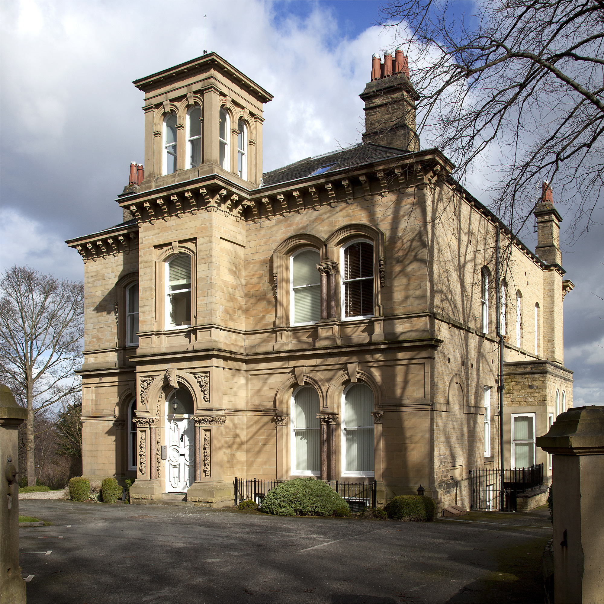 The villas of Edgerton home to Huddersfield's Victorian elite by Griffiths, David